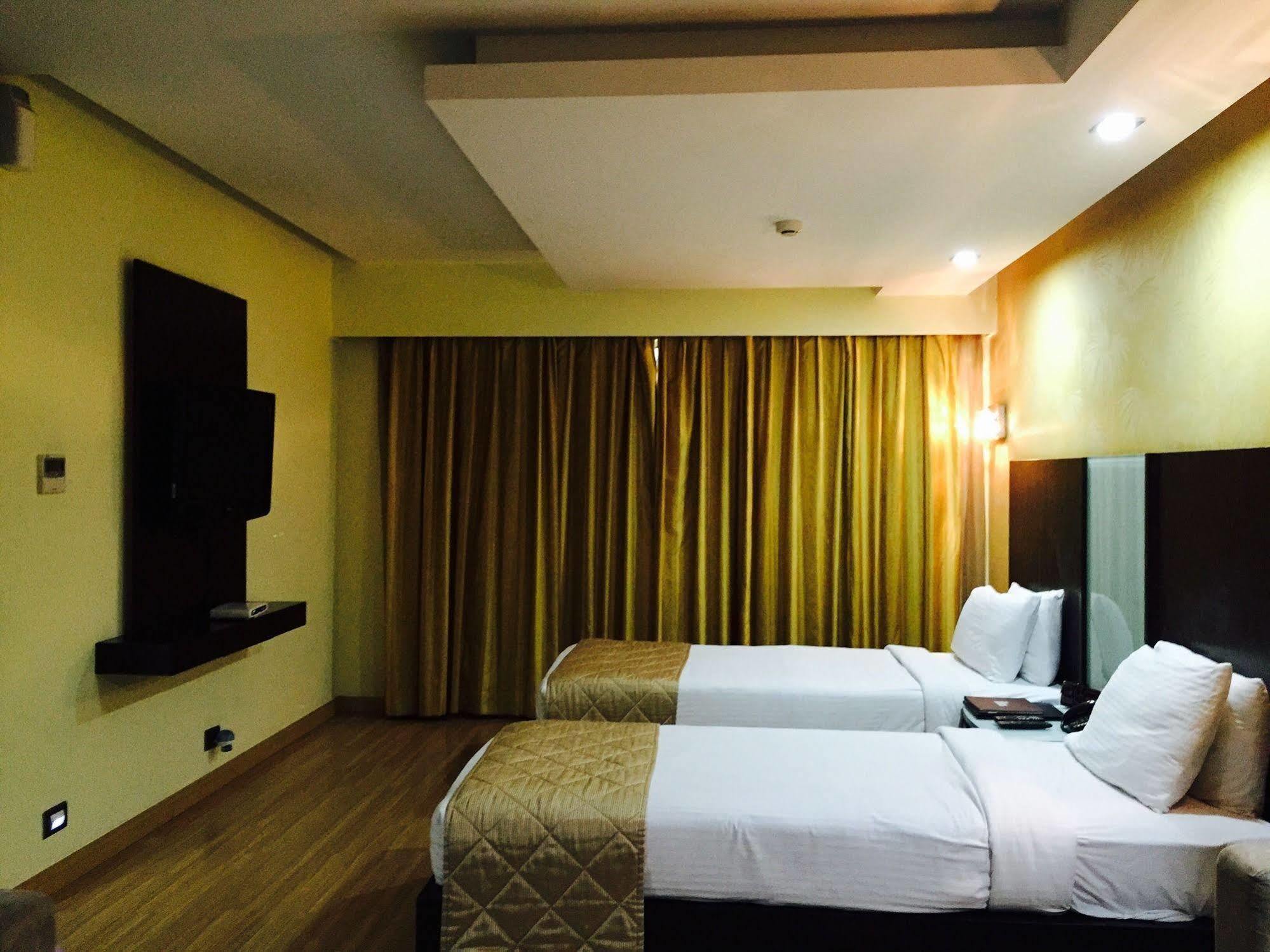 Mint Propus Hotel Bangalore Esterno foto